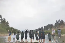 10年来这所中学接收了2000多“问题学生”，有的割腕有的要当乞丐，校长说，把孩子养亲了，教育才可能发生图片
