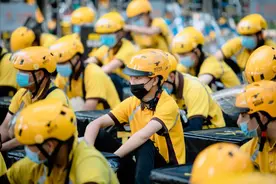 外卖骑手，城市透明人图片