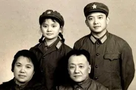 71岁王刚生活不易，娇妻每月花费上百万，和儿子相差60岁图片