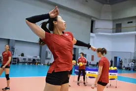 中国女排集训泄露秘密，刘晏含年龄存疑？参加奥运再蒙阴影？图片