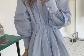 女生衬衫扎腰方法图解图片