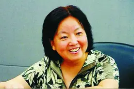 才女方方：从装卸工到作协主席，家世显赫，今饱受争议，对还是错图片