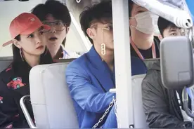 创3路透图曝出：黄子韬侧颜杀，鹿晗渔夫帽像学生，宋茜好高冷图片