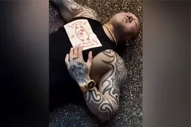 台网红“馆长”遭人开三枪不忘直播，23岁男性嫌犯投案，此前曾对“馆长”性骚扰图片