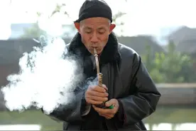 有的农村人竟然五十岁就要开始养老了，例如我同学的公公图片