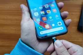 怎样把手机上的照片和视频，转移到U盘或移动硬盘上？图片