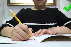 「超级详细」正确的握笔姿势，看看你握对了没有图片