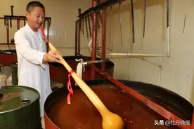 石磨香油市场俏图片