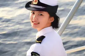 《和平之舟》里的海军军服也太帅了吧！实际上比电视里更帅酷图片