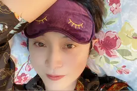 陈法蓉躲过中年油腻，素颜穿睡衣也挺美，真是50+的一股“清流”图片