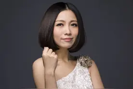 姚贝娜逝世六周年：墓碑鲜花簇拥，粉丝再怀念《甄嬛传》片头曲图片