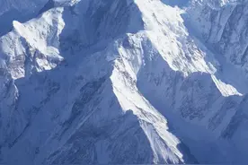 当飞机飞到16000米至20000高空时，你都看到了啥？图片