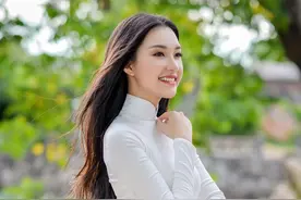 难得一见的越南美女：穿奥戴的越南美女，你喜欢吗图片