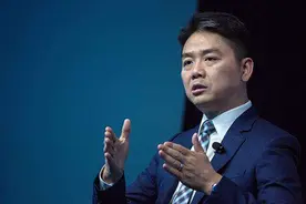 江苏三大千亿富豪：第一名身价2335亿，苏宁张近东仅排在第三图片