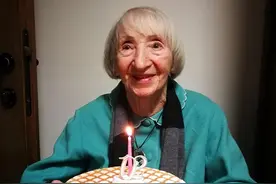 病毒向她投降！曾经历西班牙大流感的百岁意大利妇女康复图片