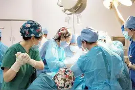 顺产生娃的最大尴尬就是“边生边拉”，原因很简单，别不好意思看图片