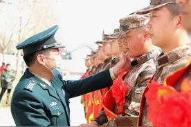 寿光151名新兵踏上军旅征途：热血青春献军营 又是一年送兵时图片