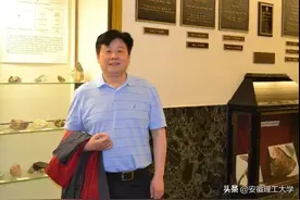 立足讲台二十载，深耕教学与科研，他有自己的“双优秀”理念图片