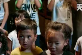 《天下无拐》致敬“打拐英雄”，愿这天下再无拐卖儿童图片