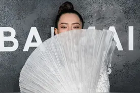 戚薇的时尚穿搭，可盐可甜审美在线图片
