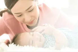 家长注意了，宝宝睡觉时有这些情况，说明身体出了问题图片