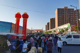 汤泉一品幸福夜市 繁荣生活幸福百姓图片