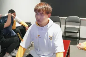 王者荣耀：QGhappy求胜的欲望有多强？瞅Fly关羽的出装就知道了！图片