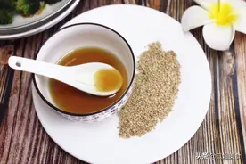 刚知道，现榨芝麻油大多是勾兑的，原来机器里有机关，以后要注意图片