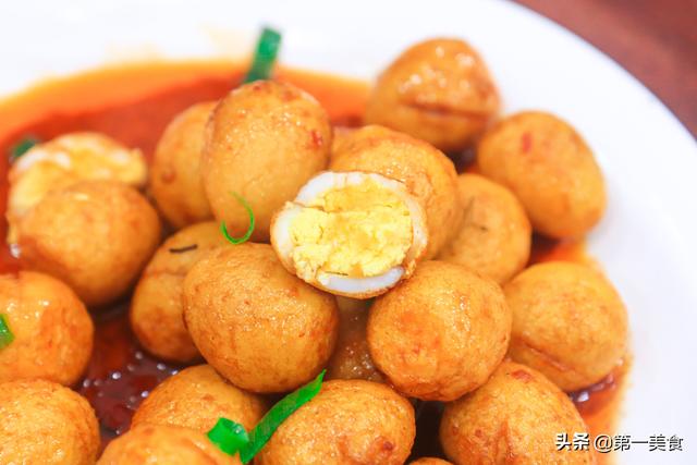 鹌鹑蛋的简单好吃做法，一蒸一炸，淋一罐啤酒慢慢烧，越吃越香