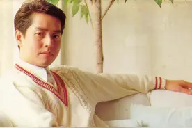 与发妻相约丁克的谭咏麟，为何转身与情人生子，最后发妻遁入空门图片