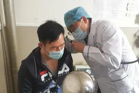 57岁张兆辉拍枪战戏出意外！耳膜险被震破，曾因撞死粉丝毁事业图片