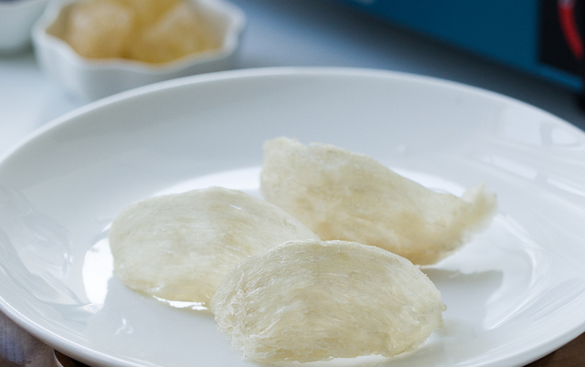 燕窝可以搭配花胶炖吗 2026年燕窝可以搭配花胶炖吗功效