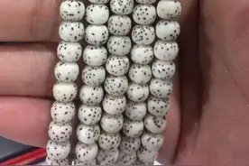 女生玩的小尺寸星月菩提加绿松石包浆是什么样的图片