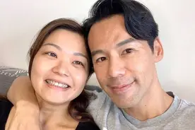 感恩有你，TVB金牌绿叶象牙婚向太太表白，不舍儿子赴英国读书图片
