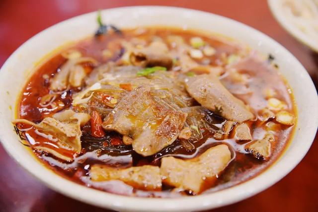 「十堰美食」排队365天,90%的十堰人都吃过的这碗面,却很少人知道它还有家分店