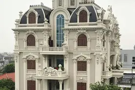 越南土豪耗时3年花500亿盾自建城堡，成当地最奢华豪宅，走红网络图片