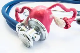 不在哺乳期却出现溢乳现象，育龄期女性需要警惕高泌乳素血症图片