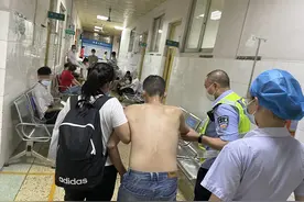 突发急症！车子无法启动，男子被困高速！他们火速救援，为生命开道图片