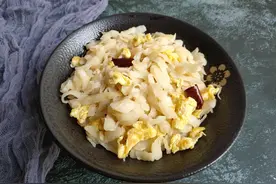 有土豆就能做的山西美食，既是主食也是菜，吃一次就忘不掉图片
