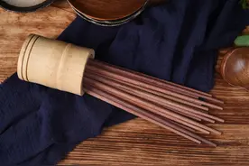 发霉的筷子扔再多，都不如用它！筷笼刀架二合一，双重杀菌更放心图片