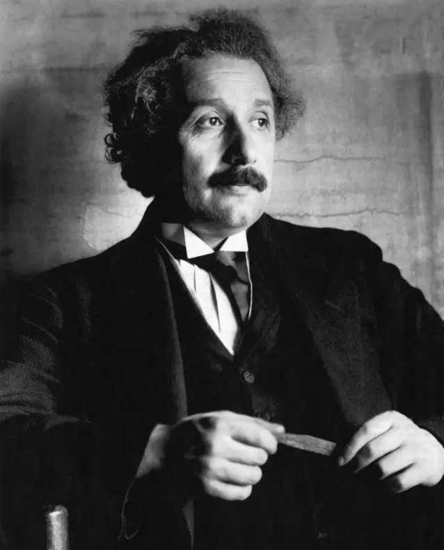 光从太阳到地球要8分钟？光子：太低估我的速度了，一瞬间足以