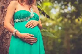 霍汶希：生女儿是最对的决定｜未婚先育的女人，为何一样吃香？图片