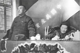 朱德：从“朱”字旗到“八一”军旗图片