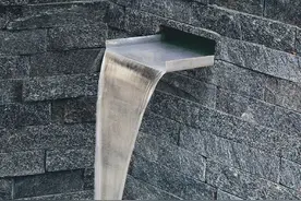 设计：如何打造一处漂亮的庭院小水景？图片
