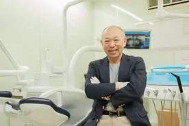 一位不穿“白大褂”的牙医与他的六大坚持图片