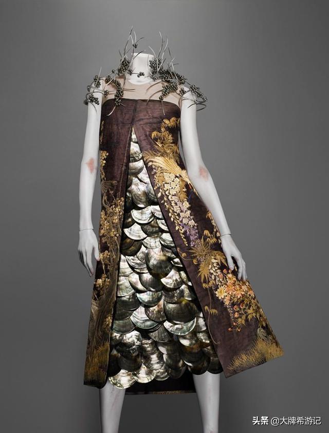 能读懂McQueen麦昆，比买几万块的大牌包更有腔调的多