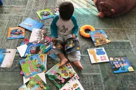 给孩子讲睡前故事有什么好处？这4点影响，建议父母拿小本本记好图片