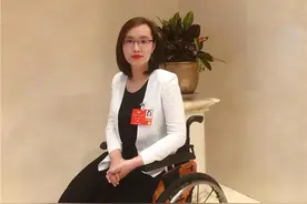【两会声音】全国政协委员张丽莉：让残疾人不因“体检”失去教师资格图片