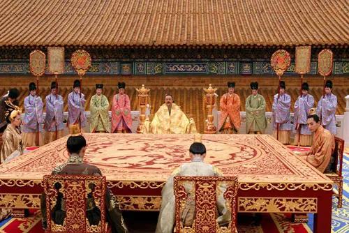 《满城尽带黄金甲》:菊花残其实是一个悲伤的故事