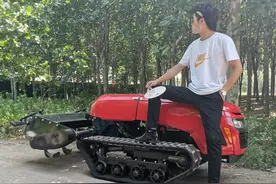 农用智能微耕机凭借自身优势，受到果农欢迎图片